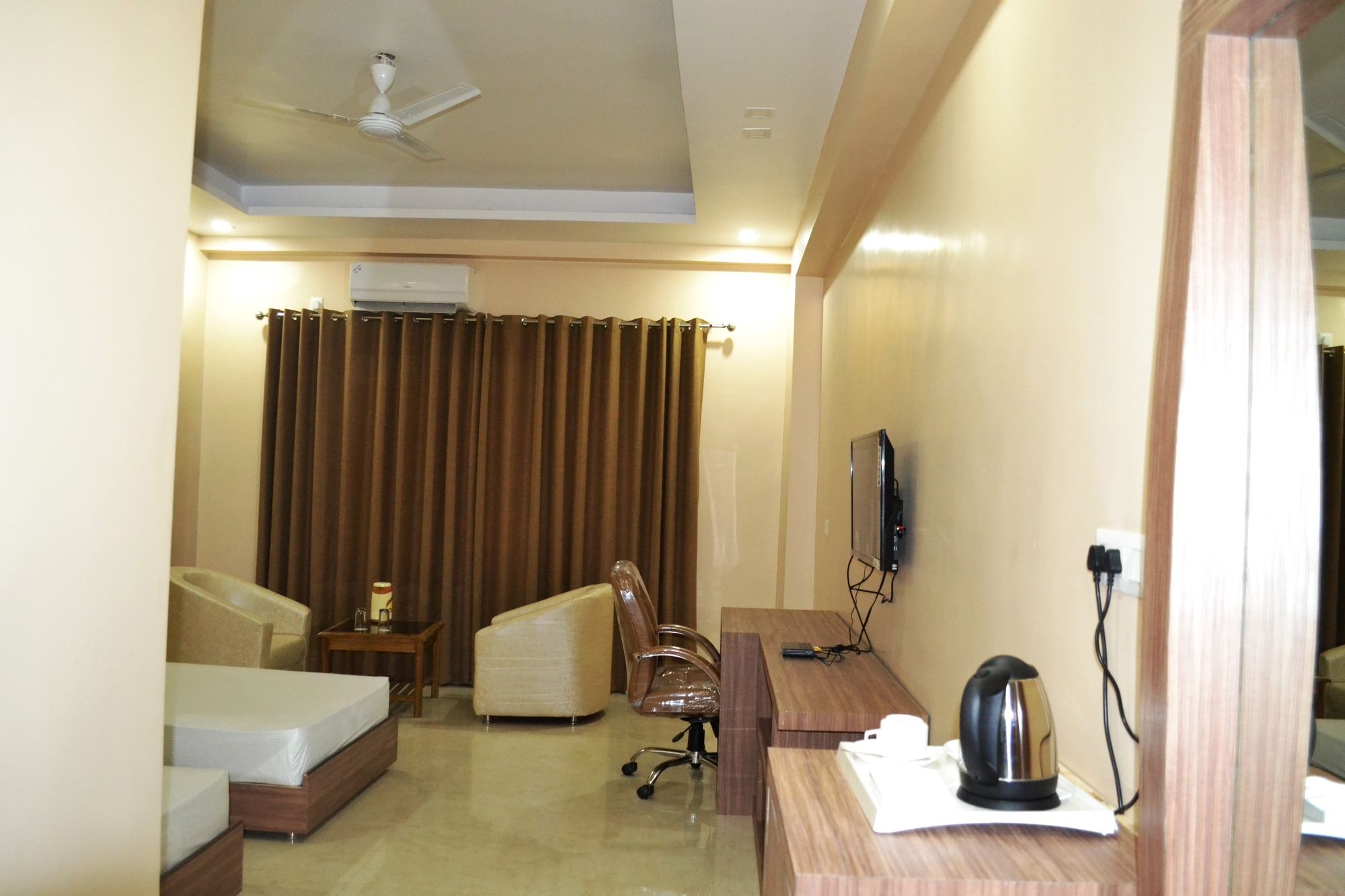 Hotel Siddhartha International جايا المظهر الخارجي الصورة